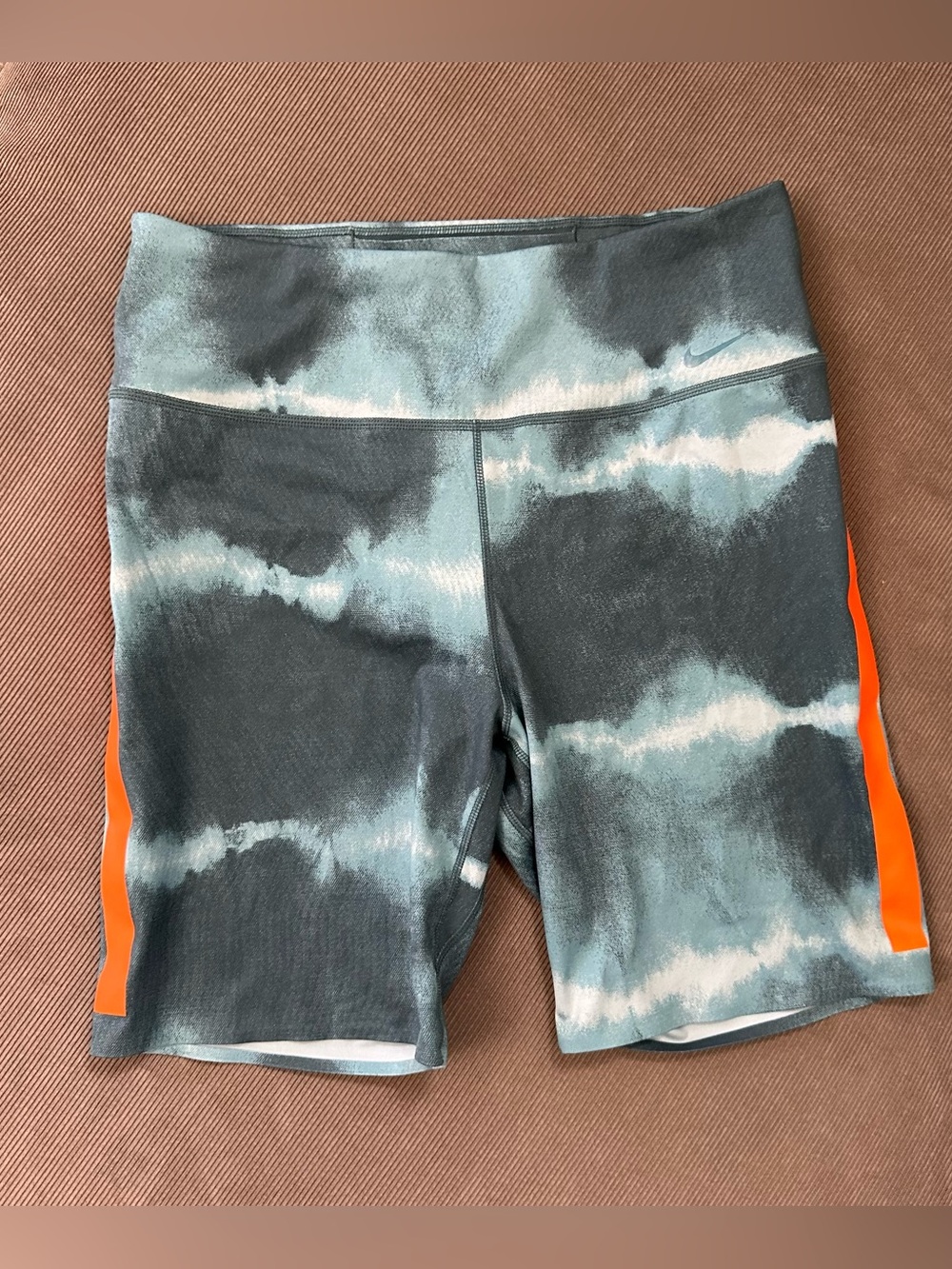 Nike One Luxe Dri-FIT 7" Mid-Rise Printed Training Shorts Size Medium